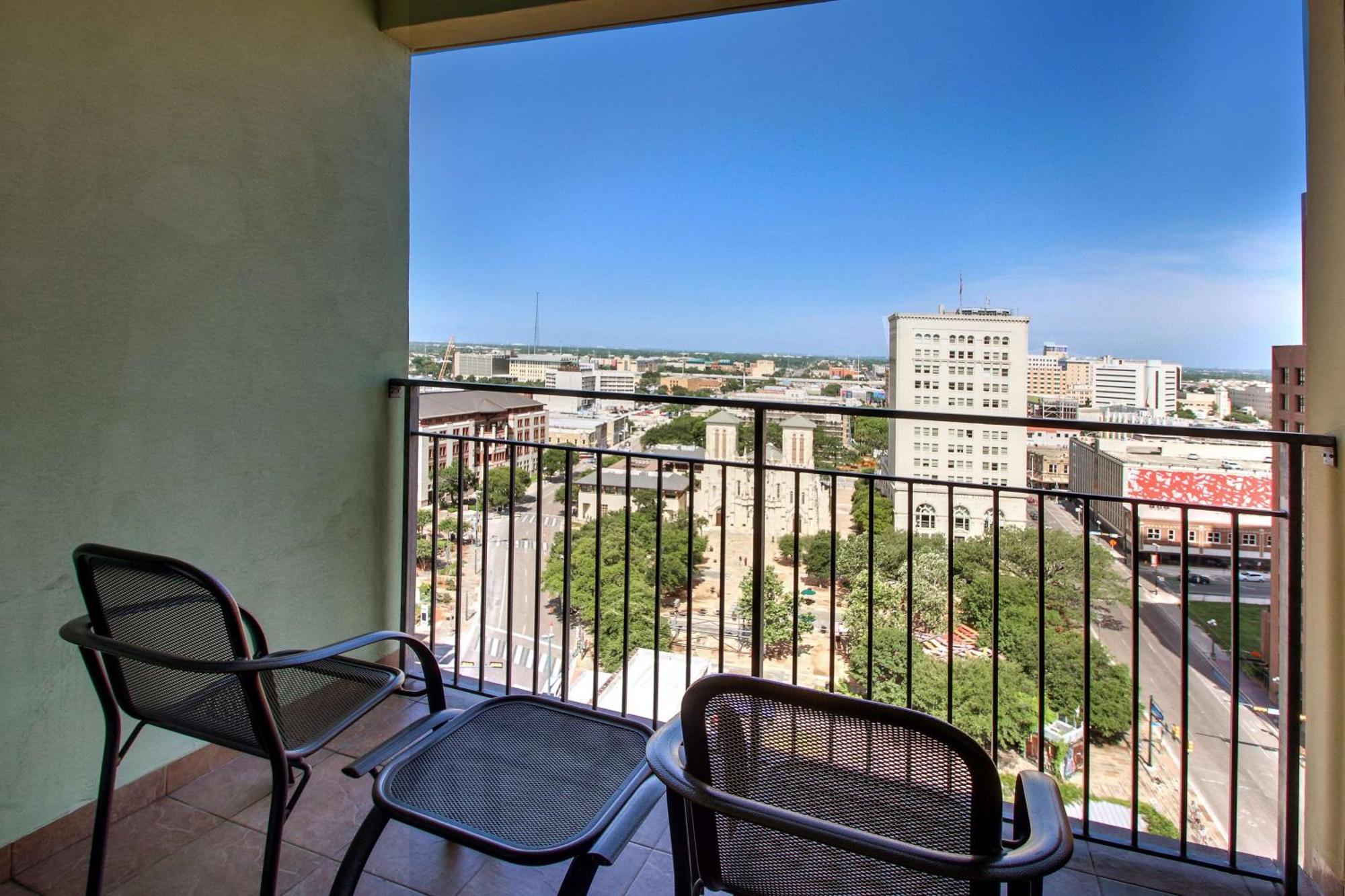 Drury Plaza Hotel San Antonio Riverwalk Номер фото