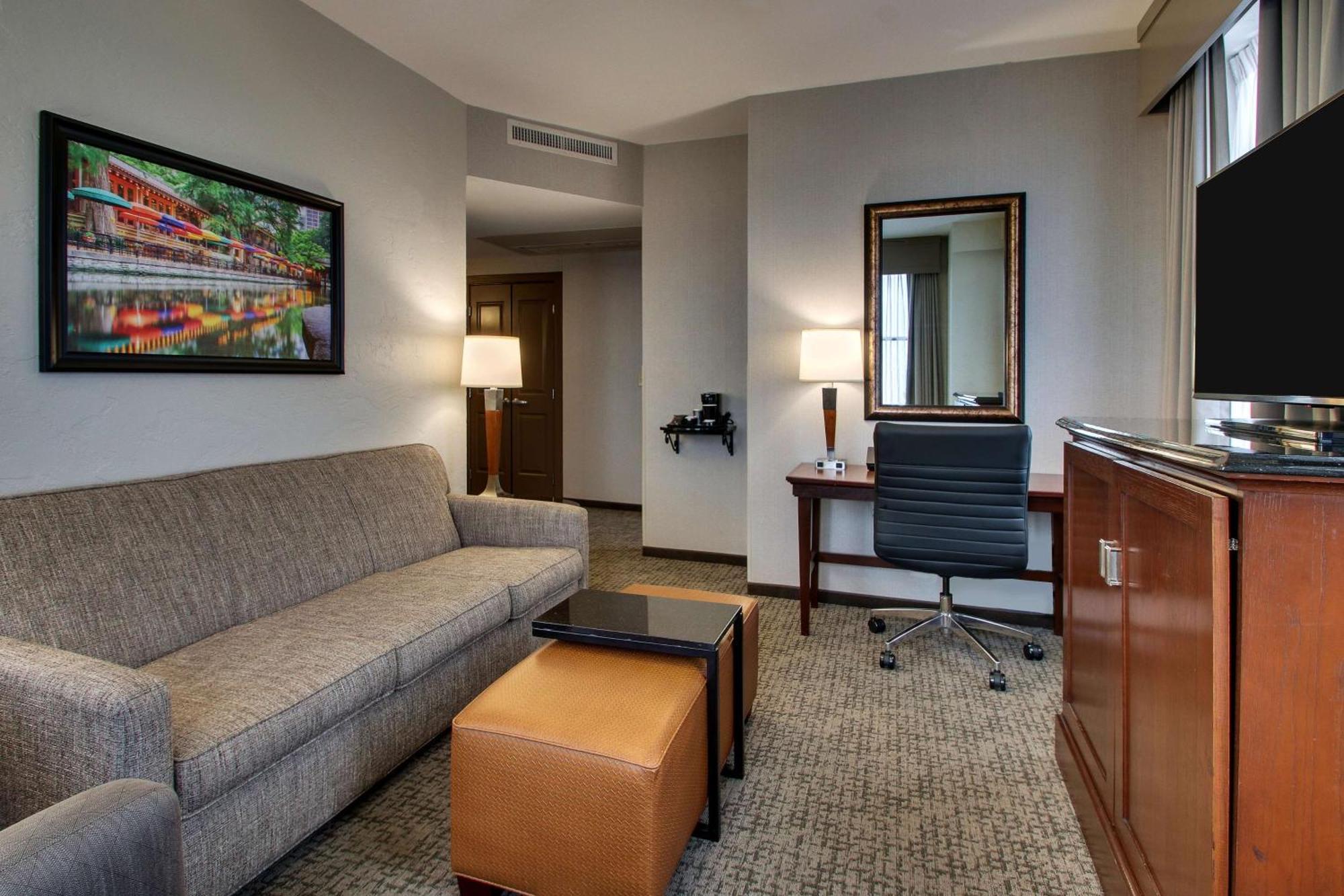 Drury Plaza Hotel San Antonio Riverwalk Номер фото