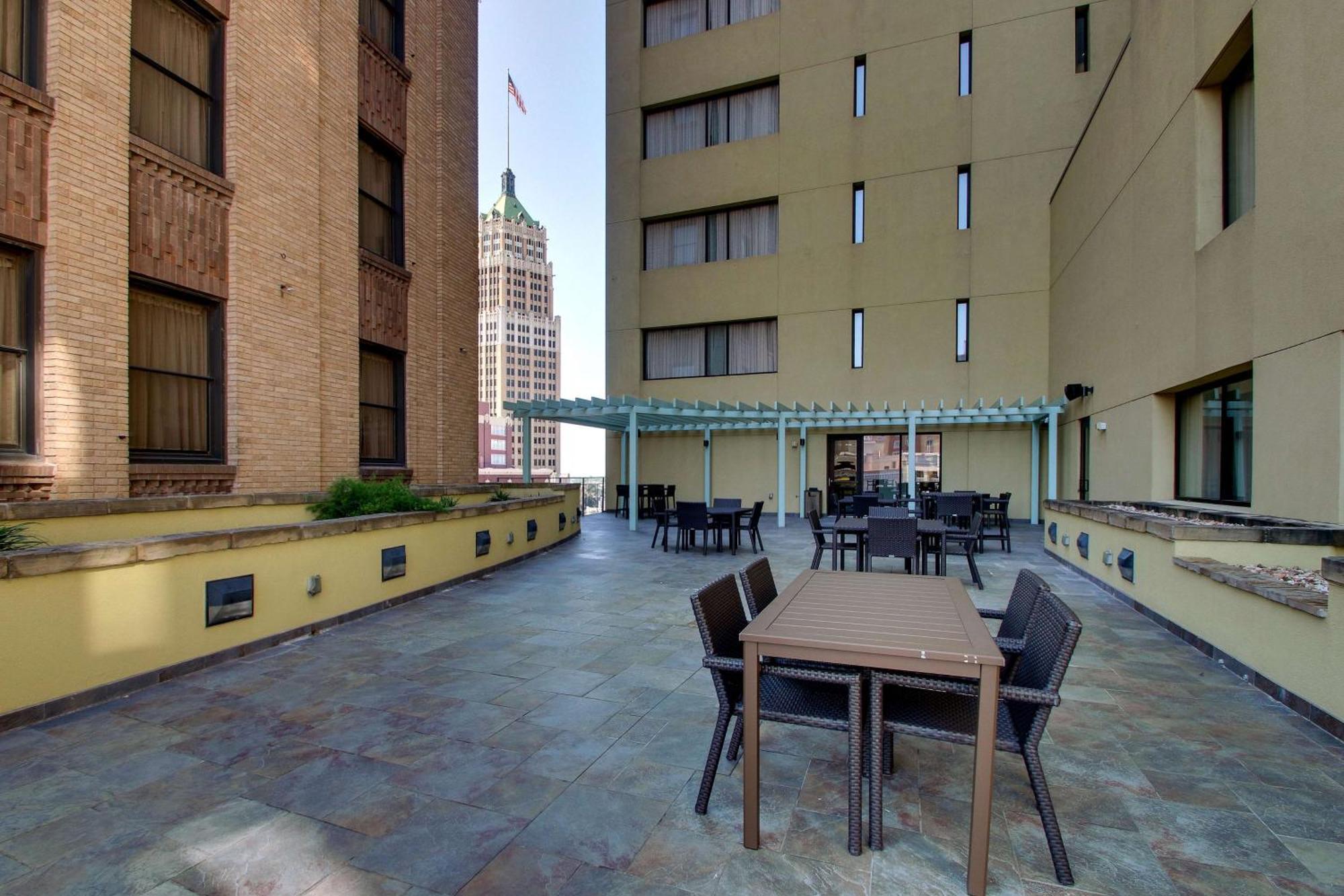 Drury Plaza Hotel San Antonio Riverwalk Экстерьер фото