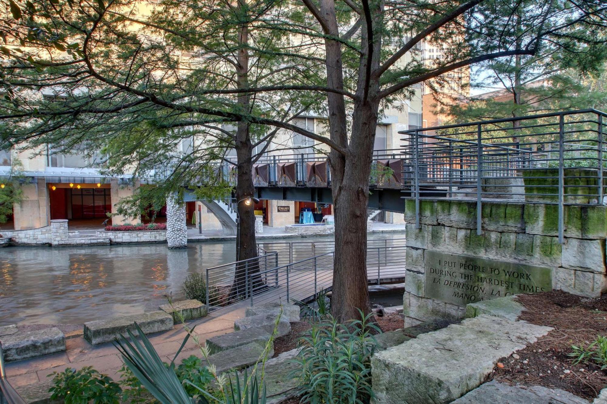 Drury Plaza Hotel San Antonio Riverwalk Экстерьер фото